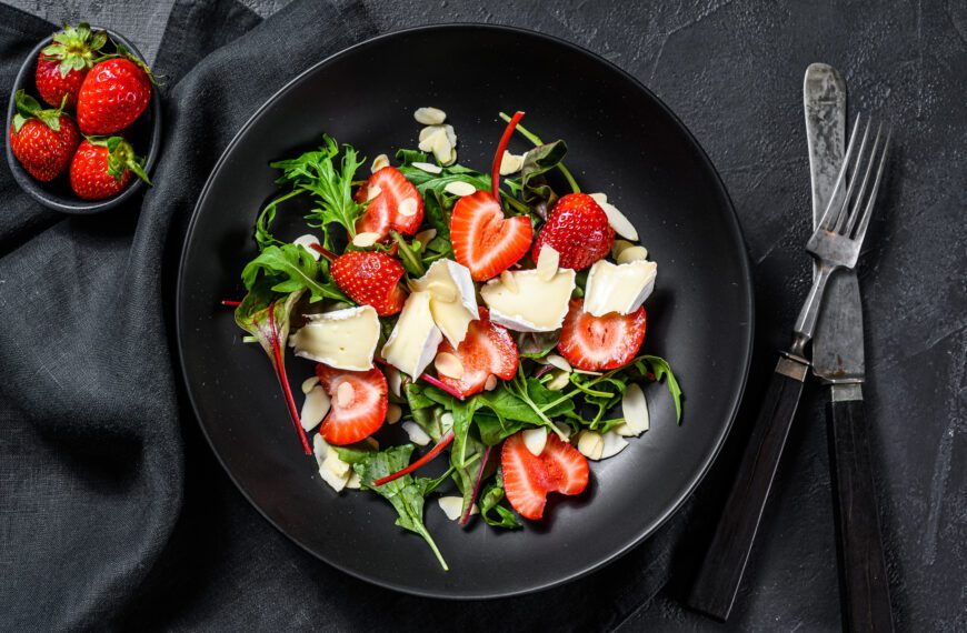 MouCo Camembert Cheese and Strawberry Salad